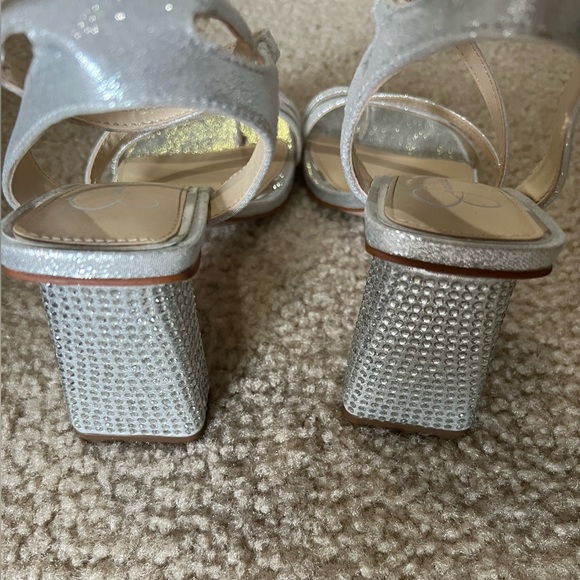 JESSICA SIMPSON ZIXTIE SANDAL - Picture 6 of 11